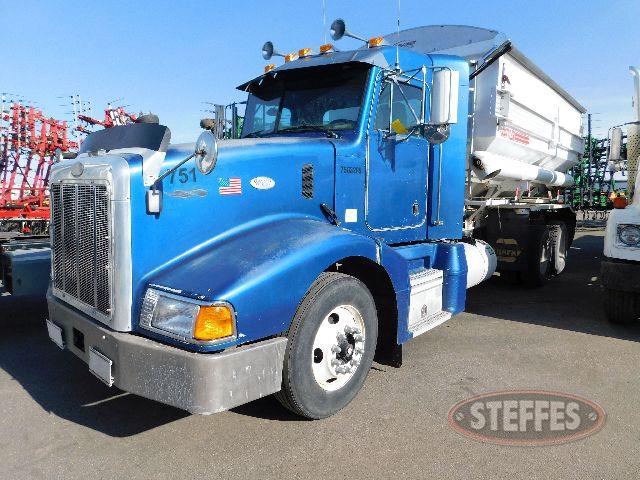 1998 Peterbilt 377_1.jpg